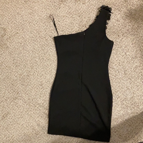 Dress - Picture 3 of 4